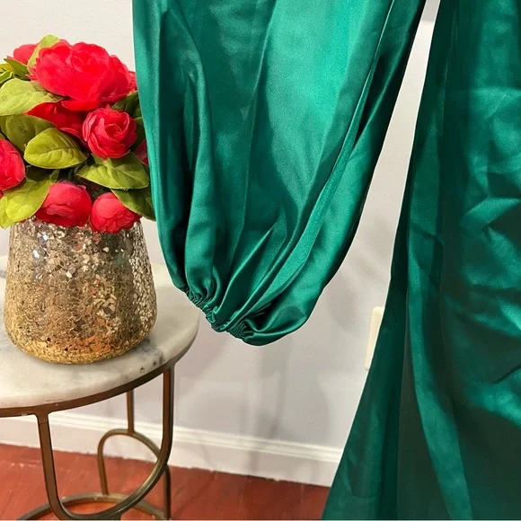 Ieena Mac Duggal Emerald Green Satin Puff Sleeve One Shoulder Gown - Reemoly - Picture 9 of 13